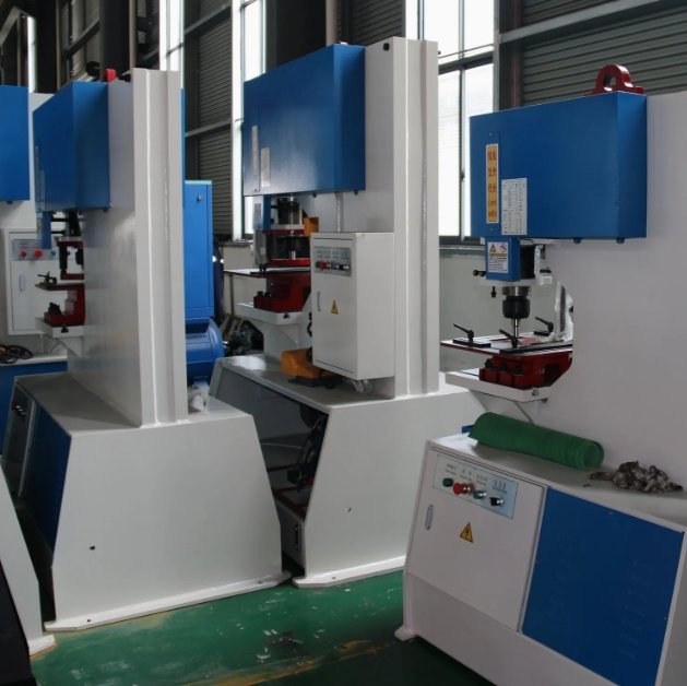 Versatile Hydraulic Ironworker for Punching, Bending & Notching